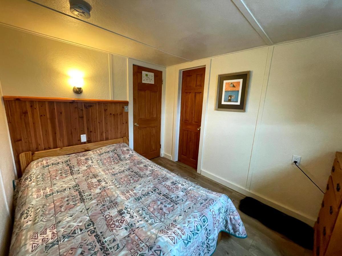 The Riverside Inn Stowe Extérieur photo